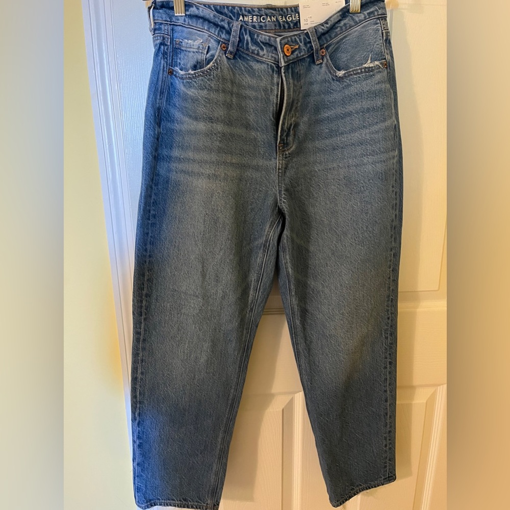 American Eagle Outfitters Mom Jeans